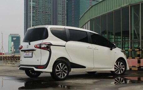 Toyota Sienta II, 2021 год, 1 540 000 рублей, 4 фотография