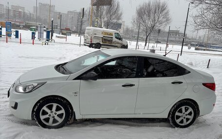 Hyundai Solaris II рестайлинг, 2013 год, 800 000 рублей, 4 фотография