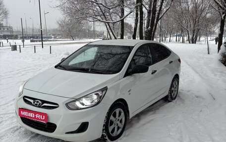 Hyundai Solaris II рестайлинг, 2013 год, 800 000 рублей, 3 фотография