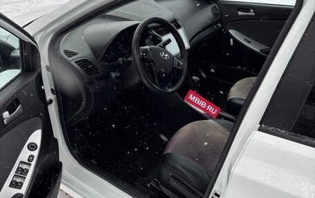 Hyundai Solaris II рестайлинг, 2013 год, 800 000 рублей, 8 фотография