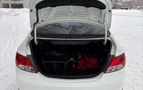 Hyundai Solaris II рестайлинг, 2013 год, 800 000 рублей, 18 фотография