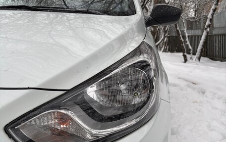 Hyundai Solaris II рестайлинг, 2013 год, 800 000 рублей, 16 фотография