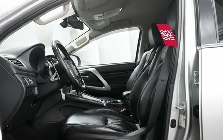 Mitsubishi Pajero Sport III рестайлинг, 2018 год, 2 882 000 рублей, 10 фотография