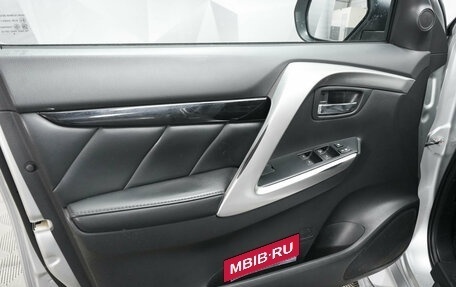 Mitsubishi Pajero Sport III рестайлинг, 2018 год, 2 882 000 рублей, 15 фотография