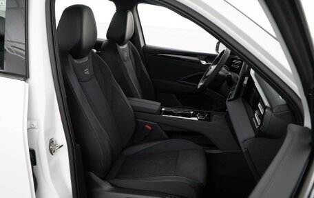 Volkswagen Tiguan, 2025 год, 5 096 888 рублей, 8 фотография