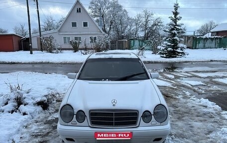 Mercedes-Benz E-Класс, 1998 год, 330 000 рублей, 2 фотография
