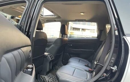 Mitsubishi Outlander III рестайлинг 3, 2021 год, 2 298 000 рублей, 11 фотография