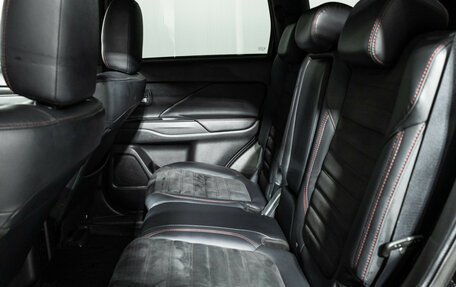 Mitsubishi Outlander III рестайлинг 3, 2020 год, 1 899 777 рублей, 10 фотография