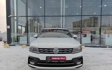 Volkswagen Tiguan II, 2018 год, 2 299 000 рублей, 2 фотография