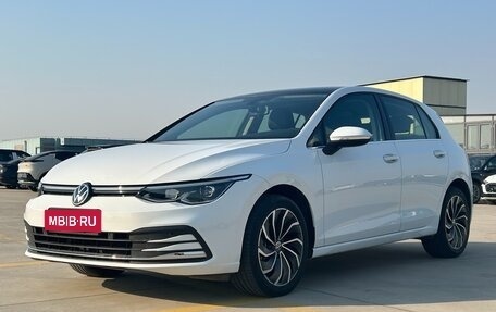 Volkswagen Golf VIII, 2022 год, 1 815 000 рублей, 1 фотография