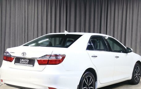 Toyota Camry, 2017 год, 2 149 000 рублей, 2 фотография