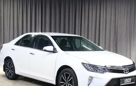 Toyota Camry, 2017 год, 2 149 000 рублей, 3 фотография