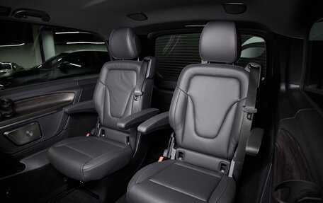 Mercedes-Benz V-Класс, 2025 год, 15 490 000 рублей, 30 фотография