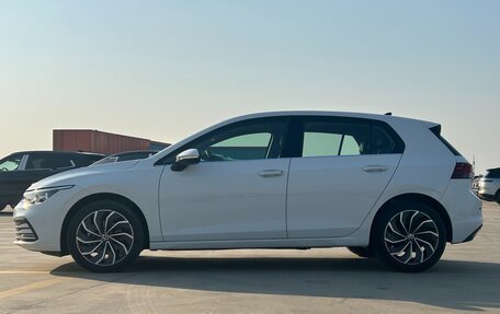 Volkswagen Golf VIII, 2022 год, 1 815 000 рублей, 2 фотография