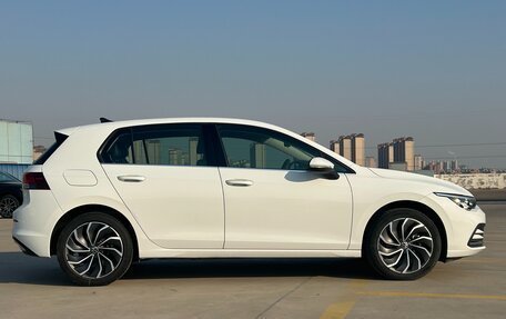 Volkswagen Golf VIII, 2022 год, 1 815 000 рублей, 6 фотография