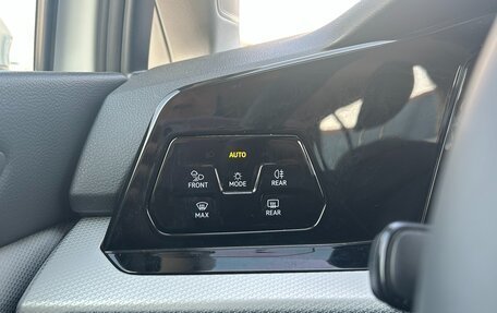 Volkswagen Golf VIII, 2022 год, 1 815 000 рублей, 33 фотография