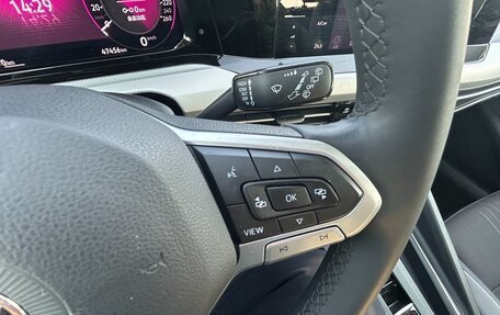 Volkswagen Golf VIII, 2022 год, 1 815 000 рублей, 36 фотография