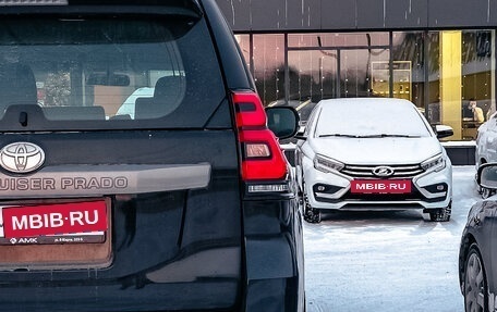 Toyota Land Cruiser Prado 150 рестайлинг 2, 2016 год, 2 980 200 рублей, 5 фотография