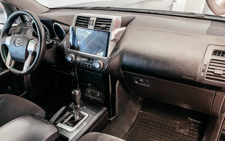 Toyota Land Cruiser Prado 150 рестайлинг 2, 2016 год, 2 980 200 рублей, 13 фотография