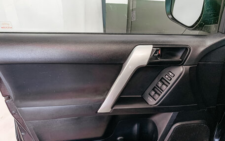 Toyota Land Cruiser Prado 150 рестайлинг 2, 2016 год, 2 980 200 рублей, 12 фотография