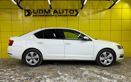 Skoda Octavia, 2018 год, 1 799 000 рублей, 4 фотография