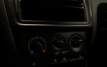 Skoda Rapid I, 2014 год, 880 000 рублей, 12 фотография