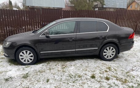 Skoda Superb III рестайлинг, 2013 год, 1 050 000 рублей, 3 фотография