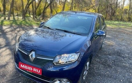 Renault Logan II, 2016 год, 1 000 000 рублей, 1 фотография
