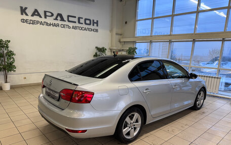 Volkswagen Jetta VI, 2013 год, 1 250 000 рублей, 2 фотография