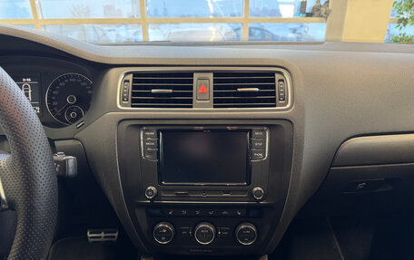 Volkswagen Jetta VI, 2013 год, 1 250 000 рублей, 12 фотография