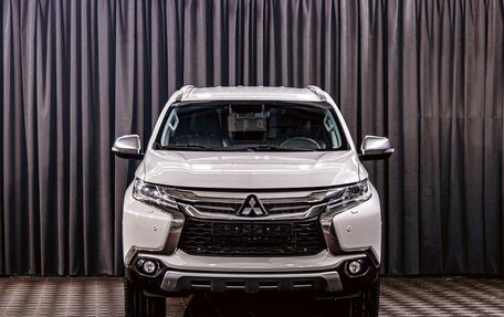 Mitsubishi Pajero Sport III рестайлинг, 2018 год, 2 595 000 рублей, 2 фотография
