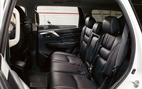 Mitsubishi Pajero Sport III рестайлинг, 2018 год, 2 595 000 рублей, 16 фотография