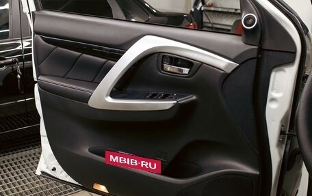 Mitsubishi Pajero Sport III рестайлинг, 2018 год, 2 595 000 рублей, 12 фотография