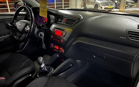 KIA Rio III рестайлинг, 2013 год, 809 000 рублей, 9 фотография