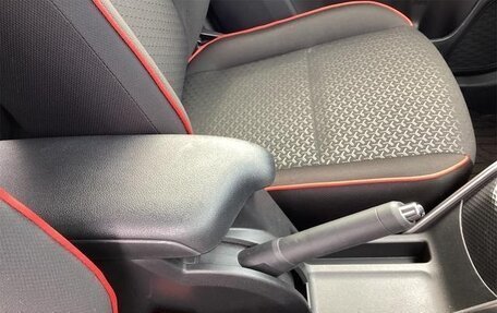 Toyota Raize I, 2021 год, 1 400 008 рублей, 8 фотография