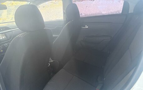 KIA Rio IV, 2018 год, 1 130 000 рублей, 10 фотография