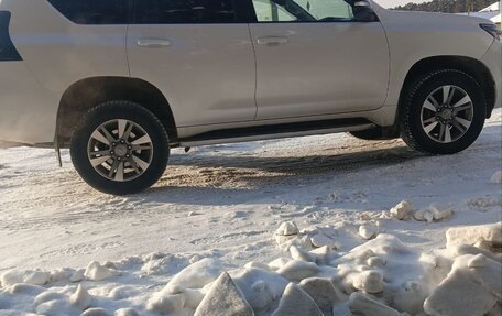 Toyota Land Cruiser Prado 150 рестайлинг 2, 2021 год, 5 400 000 рублей, 4 фотография