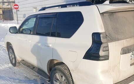 Toyota Land Cruiser Prado 150 рестайлинг 2, 2021 год, 5 400 000 рублей, 8 фотография