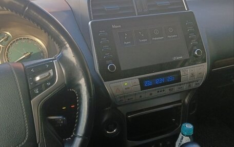 Toyota Land Cruiser Prado 150 рестайлинг 2, 2021 год, 5 400 000 рублей, 18 фотография