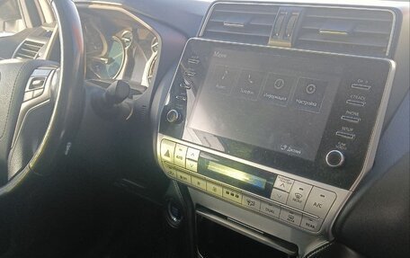 Toyota Land Cruiser Prado 150 рестайлинг 2, 2021 год, 5 400 000 рублей, 23 фотография