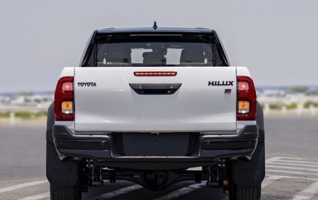 Toyota Hilux VIII, 2025 год, 8 300 000 рублей, 4 фотография