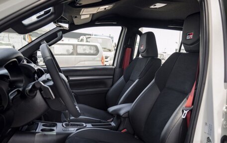 Toyota Hilux VIII, 2025 год, 8 300 000 рублей, 14 фотография