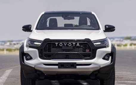 Toyota Hilux VIII, 2025 год, 8 300 000 рублей, 10 фотография