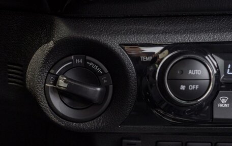 Toyota Hilux VIII, 2025 год, 8 300 000 рублей, 26 фотография