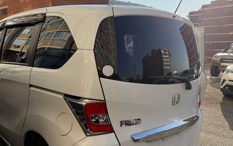 Honda Freed I, 2015 год, 1 050 000 рублей, 6 фотография