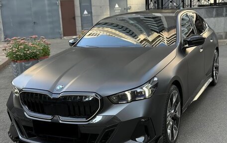 BMW 5 серия, 2025 год, 7 410 000 рублей, 4 фотография