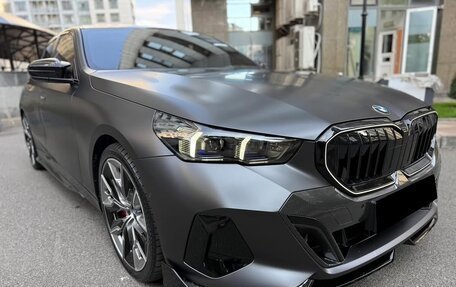 BMW 5 серия, 2025 год, 7 410 000 рублей, 2 фотография