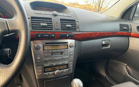 Toyota Avensis III рестайлинг, 2005 год, 349 000 рублей, 15 фотография