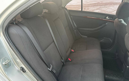 Toyota Avensis III рестайлинг, 2005 год, 349 000 рублей, 19 фотография