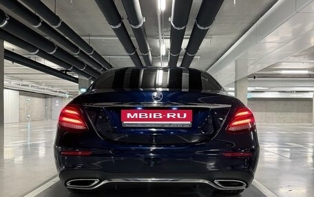 Mercedes-Benz E-Класс, 2019 год, 3 800 000 рублей, 7 фотография